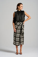 Le Check Wrap Skirt - Black/Off White