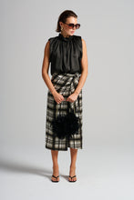 Le Check Wrap Skirt - Black/Off White